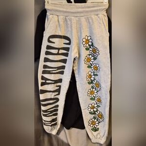 Vintage Chinatown Market Gray Sweatpants with Daisy Print Small